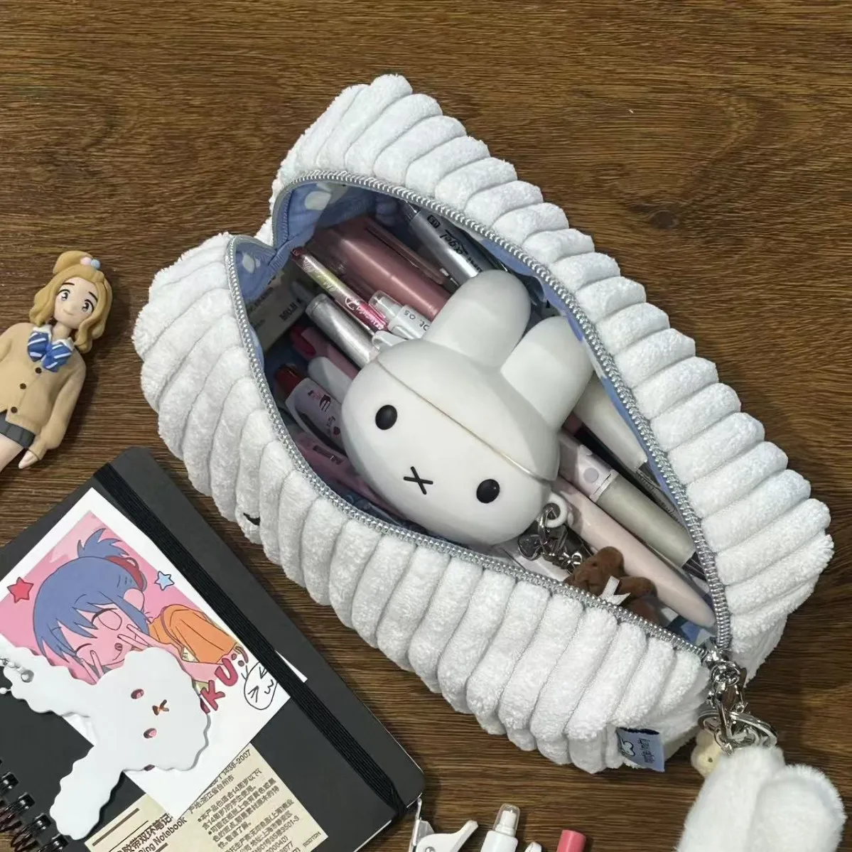 Estuche de peluche Miffy con c - Stationery Supplier reseña y precio